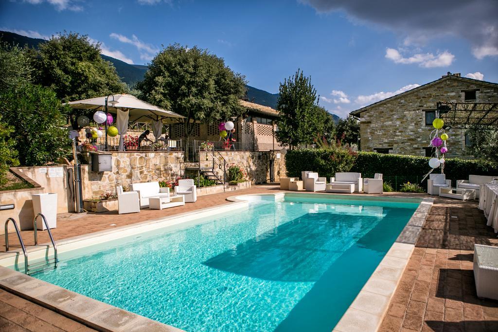 Villa Rosy Asís Exterior foto