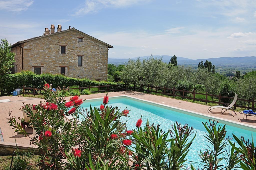 Villa Rosy Asís Exterior foto