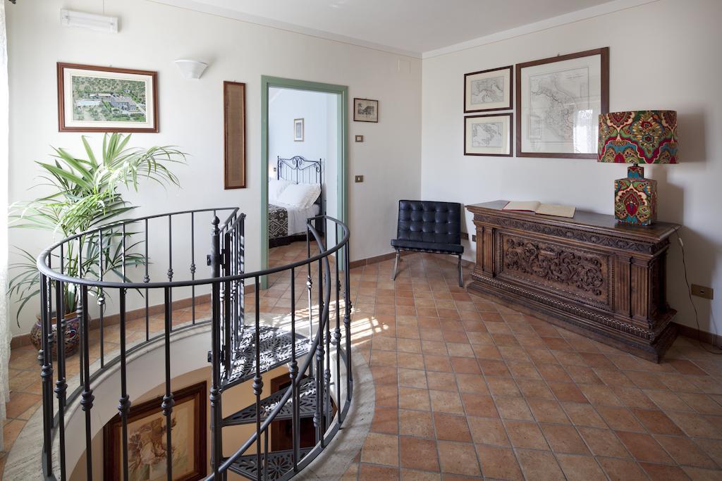 Villa Rosy Asís Habitación foto