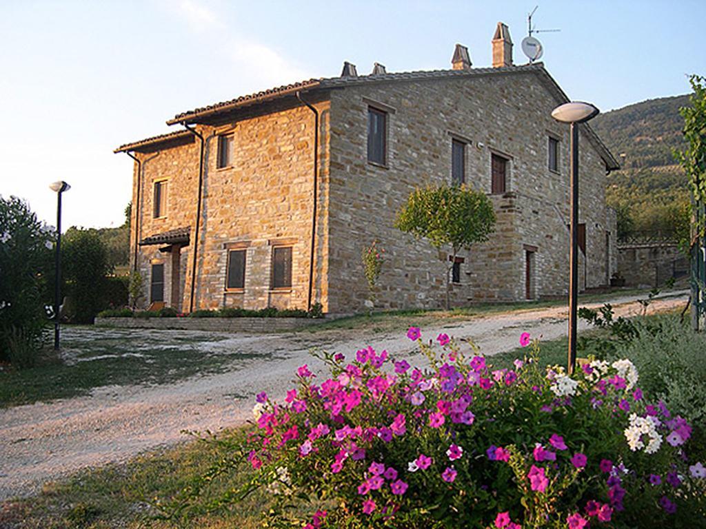 Villa Rosy Asís Exterior foto