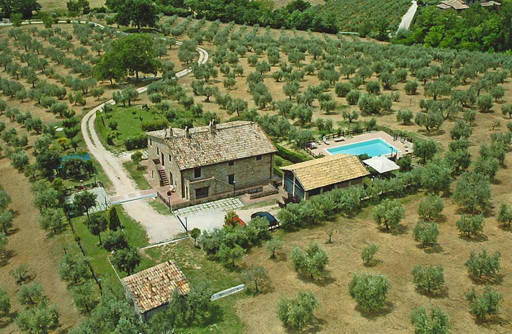 Villa Rosy Asís Exterior foto